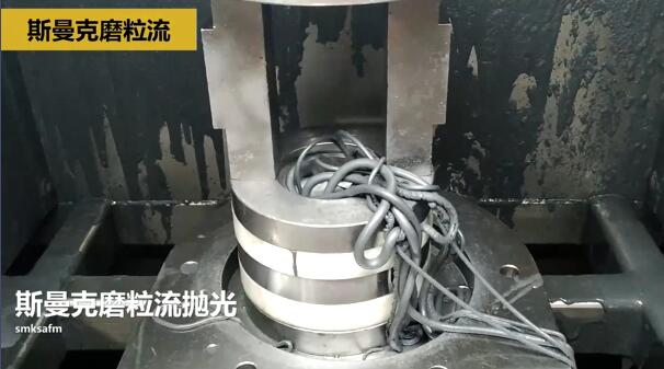 磨粒流對(duì)航空3D打印件拋光，切開(kāi)看效果！